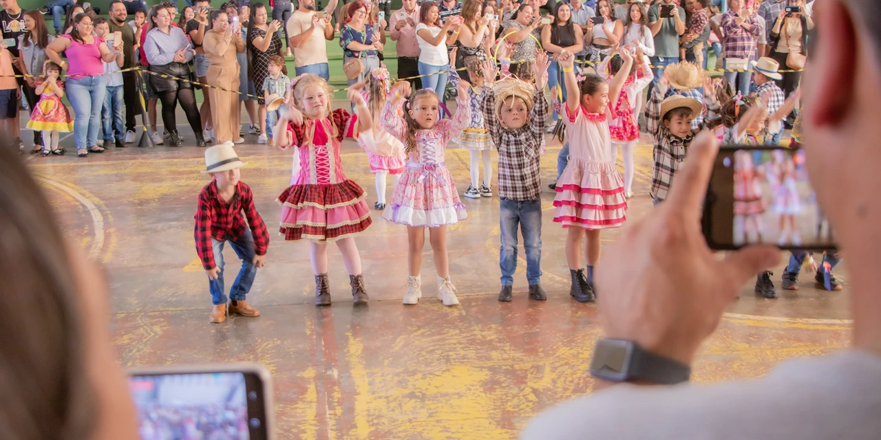 Fotos: Festa Junina do Caic-UEPG reúne cerca de 4500 pessoas