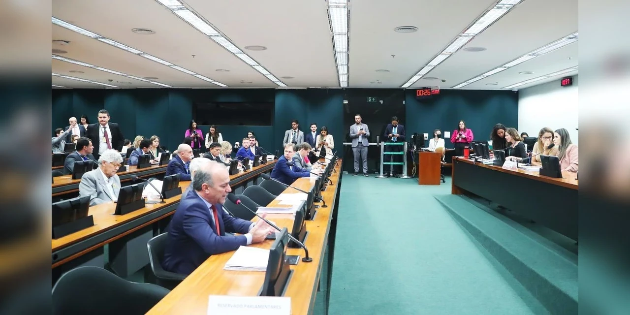 CCJ aprova incluir na Constituição criminalização do porte de drogas
