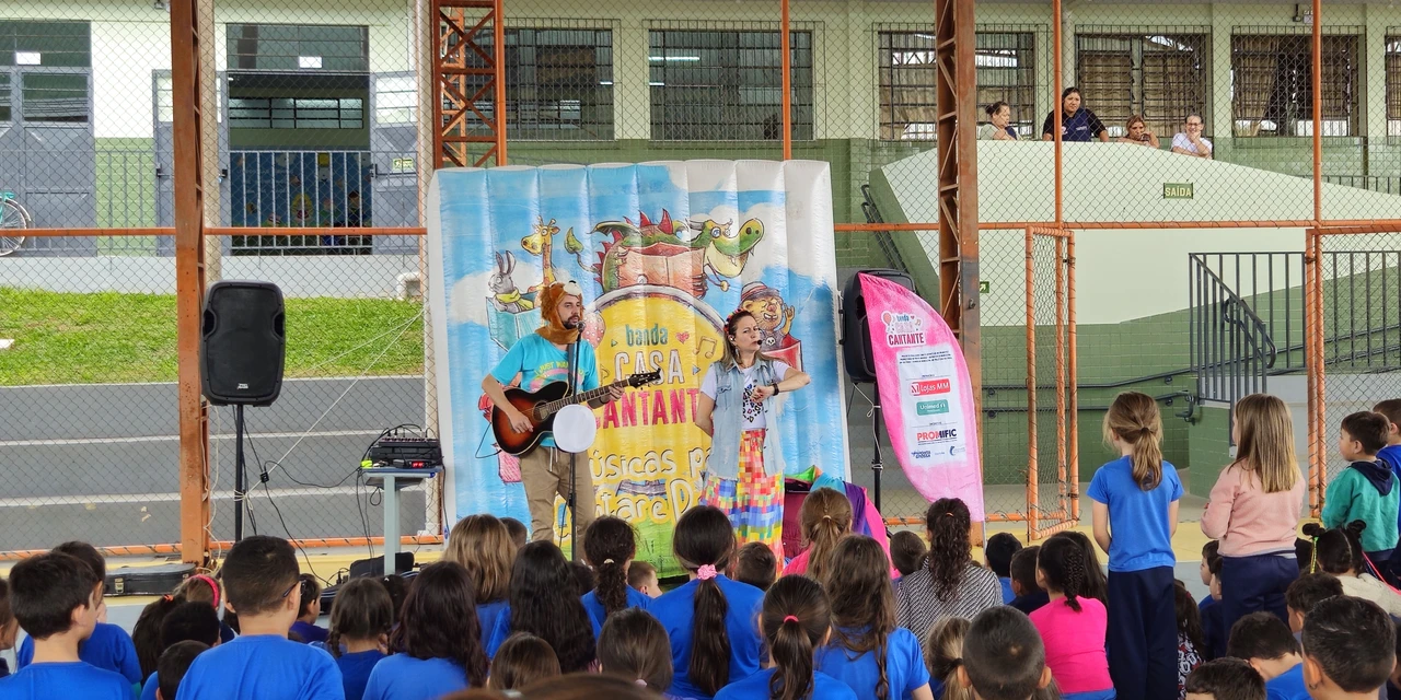 Banda Casa Cantante inicia nova turnê em Ponta Grossa