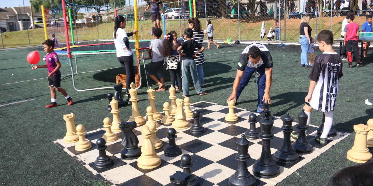 Em clima junino, 'Prefs tá no bairro' chega ao Neves neste sábado (22)