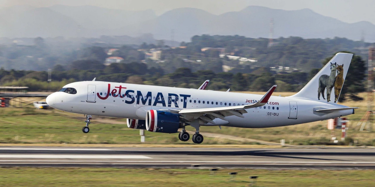 Curitiba recebe primeiro voo direto de Santiago, no Chile, da companhia JetSmart