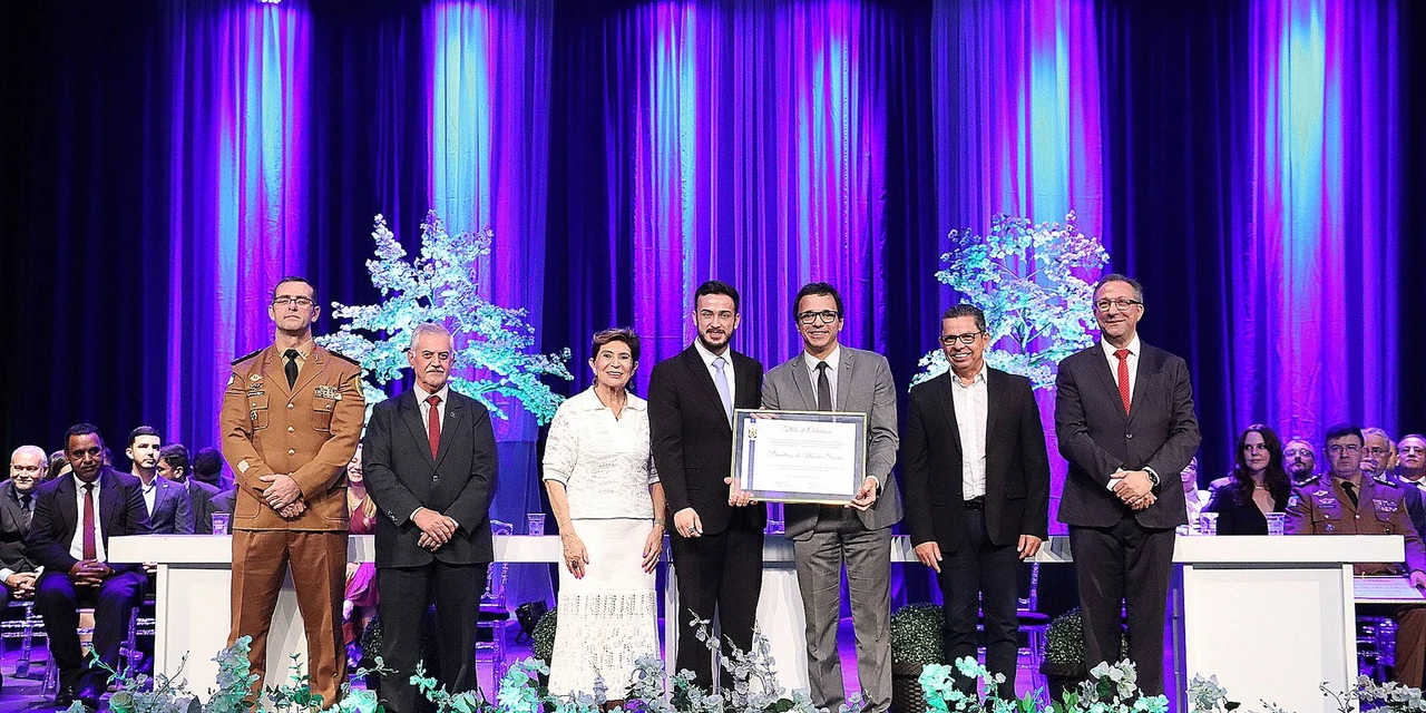 Delegado da Receita Federal de PG, Demetrius de Moura Soares é homenageado com Título de Cidadania