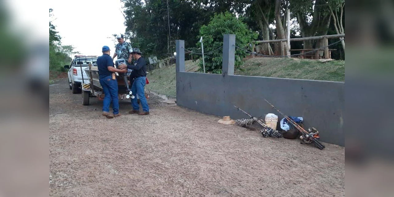 IAT fiscaliza pesca irregular e fecha cativeiro de aves no Centro-Oeste do Paraná