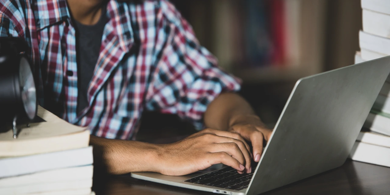 Estudantes da UFPR criam curso gratuito e online de Comunicação Visual