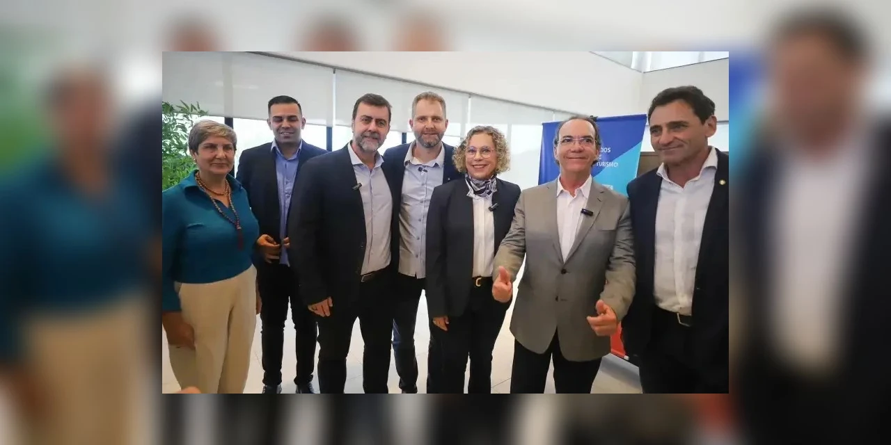 Décio Lima e Marcelo Freixo se reúnem em Blumenau para apresentar potencialidades turísticas do Brasil