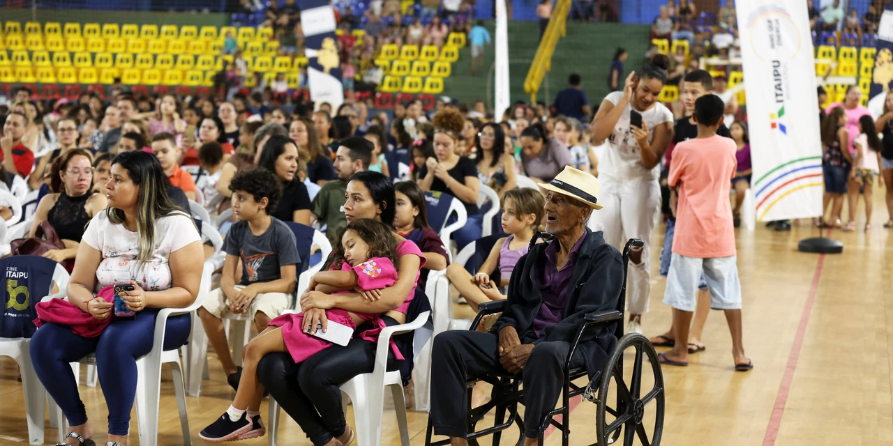 Projeto Cine Itaipu chega a mais três cidades do PR e MS até domingo