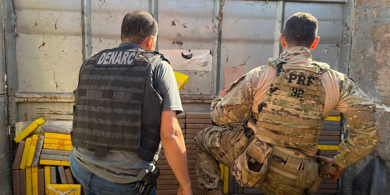 PRF e DENARC apreendem 154 kg de cocaína escondidos em caminhão no Paraná