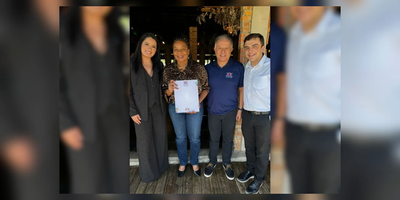 Santa Casa de Ponta Grossa realiza entrega simbólica de projeto cultural à Ministra Margareth Menezes