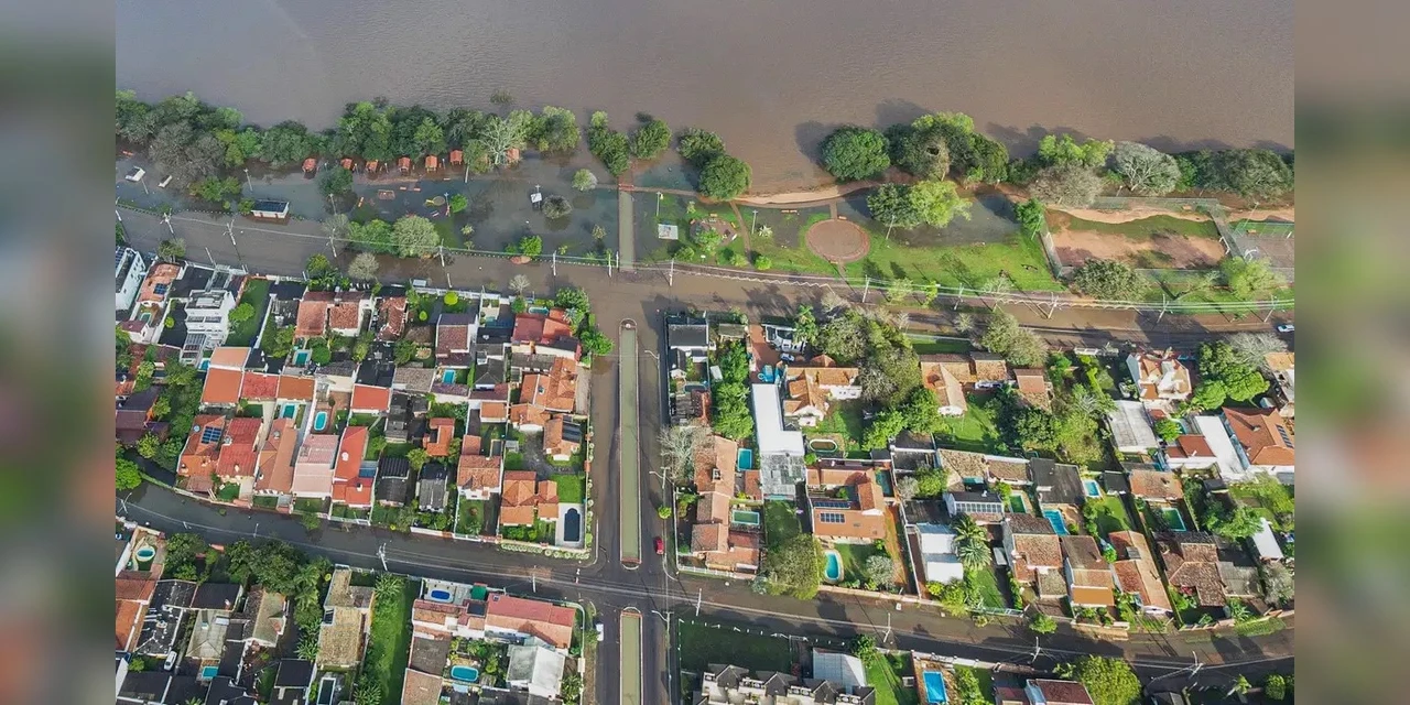 No RS, nível do Guaíba sobe 23 centímetros, e prefeitura emite alerta para inundações