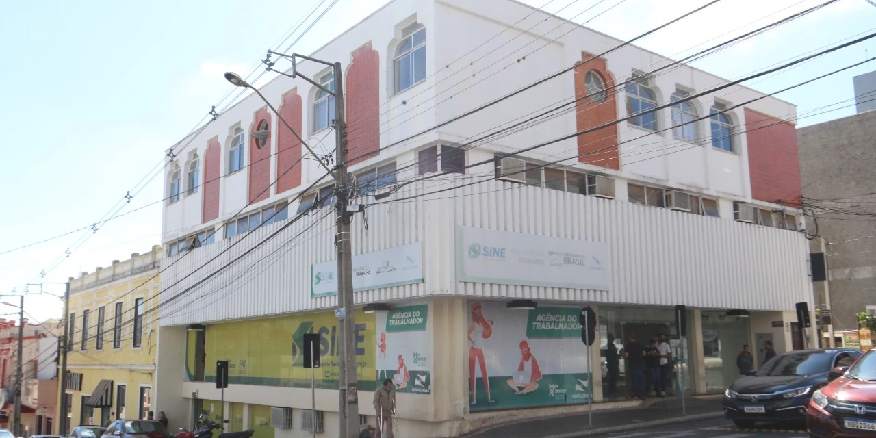 Empresa do setor de alimentos divulga 100 vagas de emprego em PG