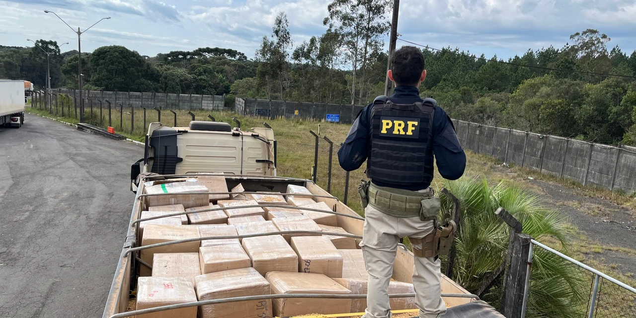 Cerca de 20 mil unidades de cigarros eletrônicos são apreendidos em caminhão na BR-277