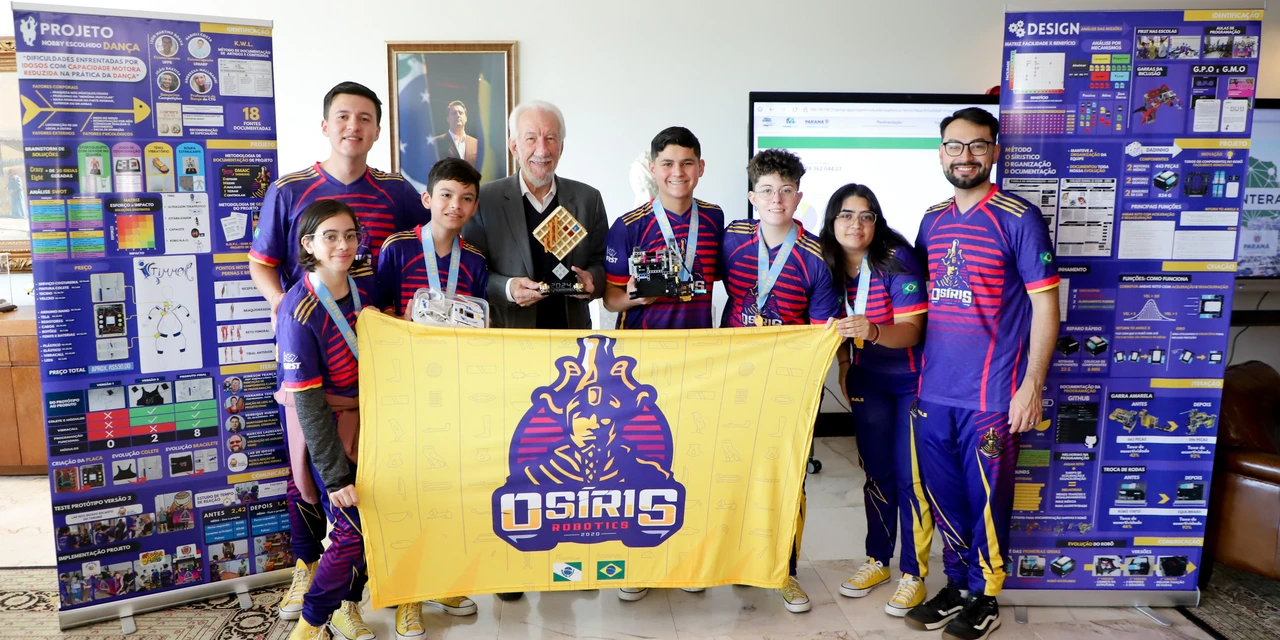 Piana parabeniza equipe paranaense de robótica premiada em torneio nos EUA
