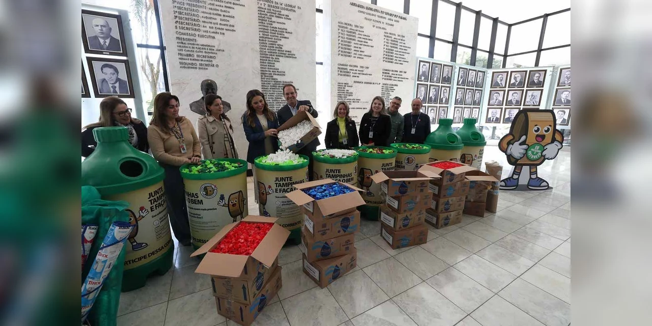 Sanepar entrega mais de 100 quilos de material reciclável para programa da Alep