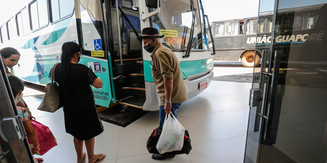 Paraná propõe novo projeto de lei para gratuidade de idosos no transporte intermunicipal