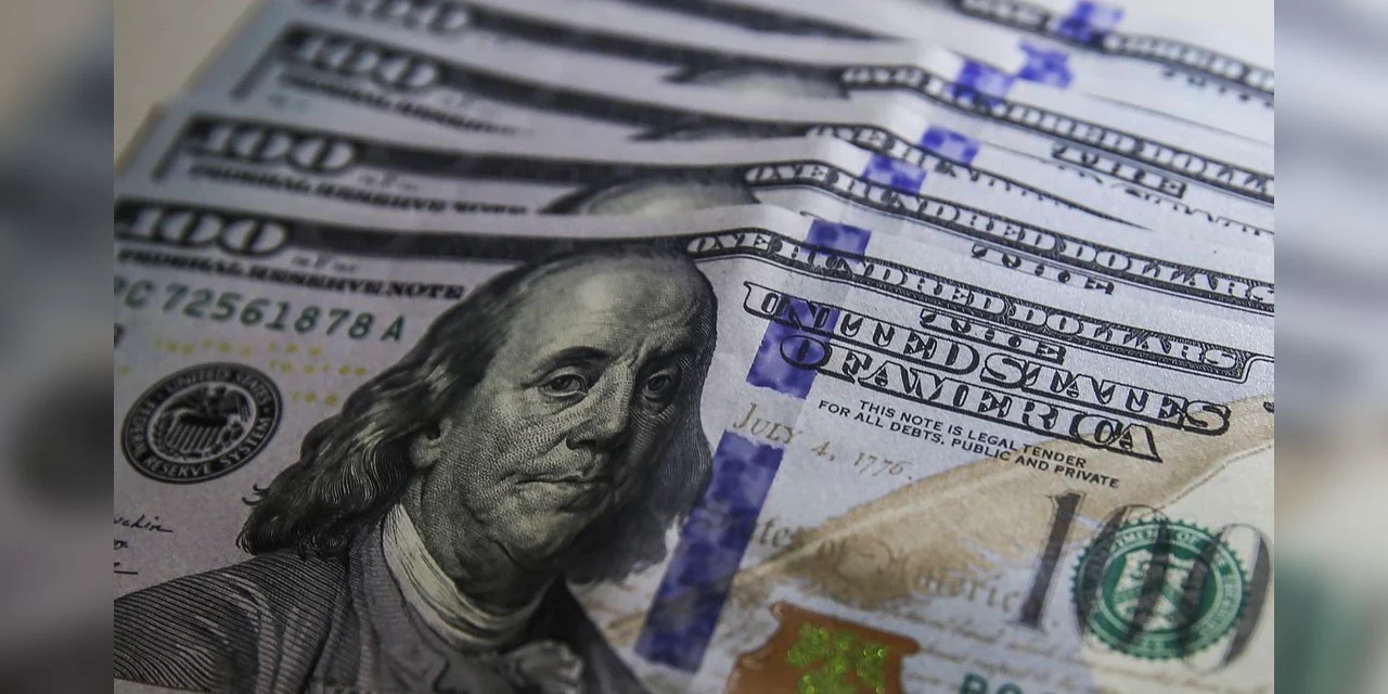 Dólar cai para R$ 5,41 e fecha no menor nível em duas semanas
