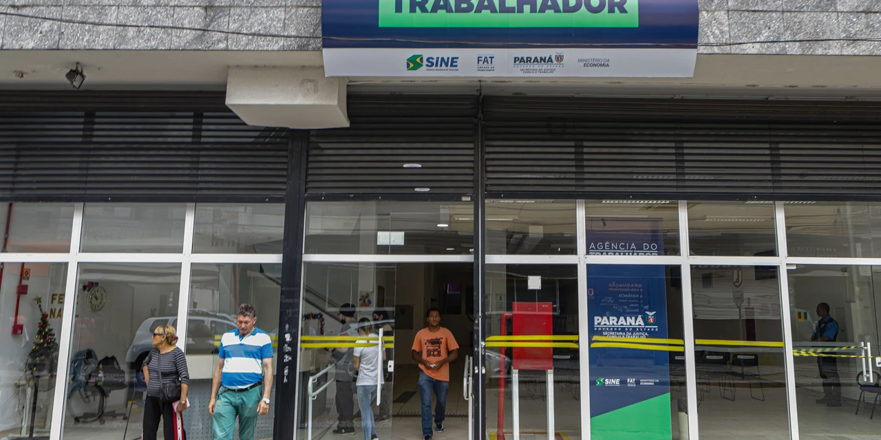 Estado realiza mutirão de empregos com 1.000 vagas nesta quarta-feira em Curitiba