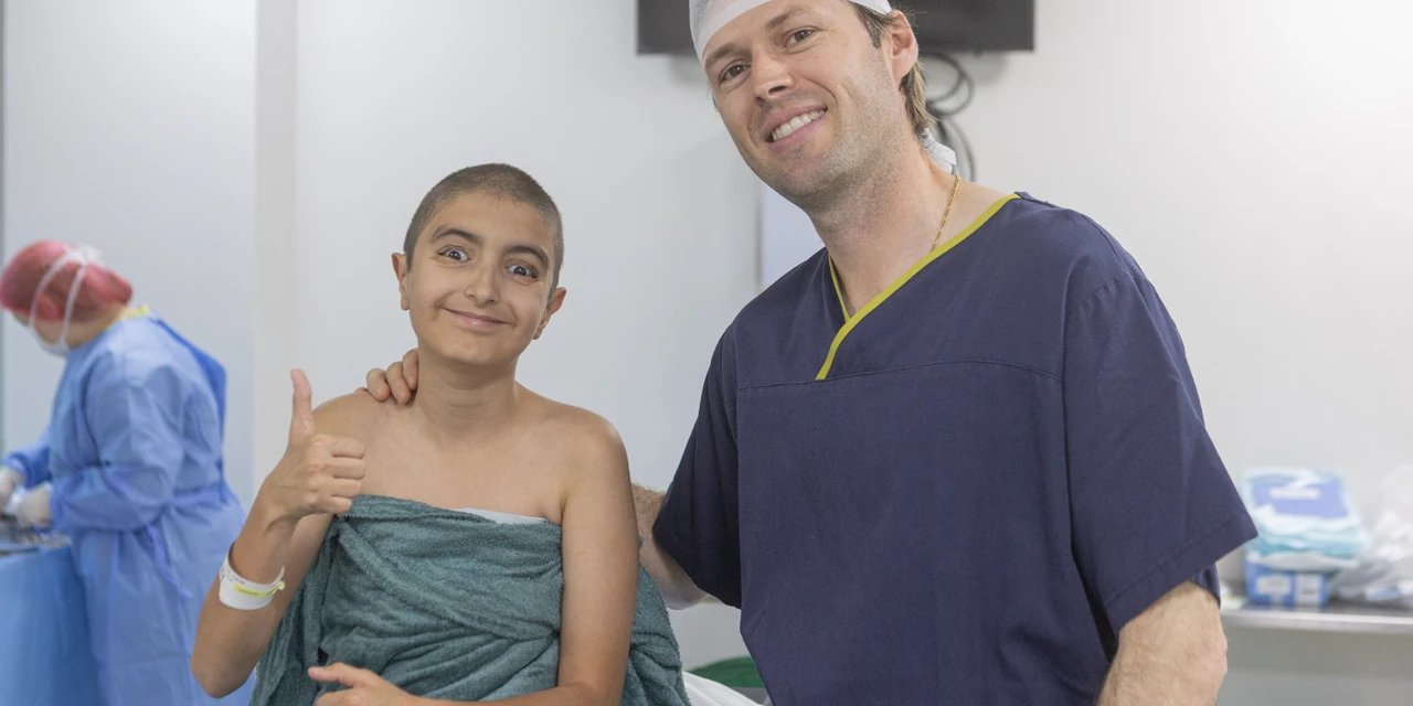 Unimed PG realiza cirurgia beneficente em paciente com Síndrome de Euribléfaro