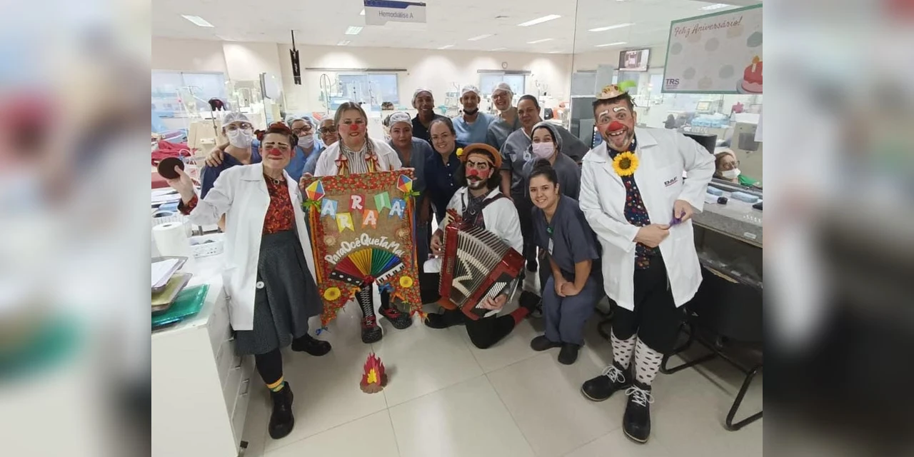 Doutores Palhaços realizam cortejos juninos nos hospitais