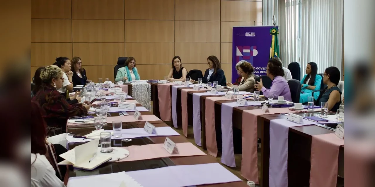 Governo federal quer apoio de times de futebol contra feminicídio