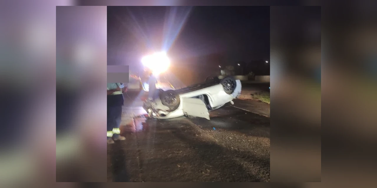 Mulher fica ferida após capotamento na PR-151 em Castro