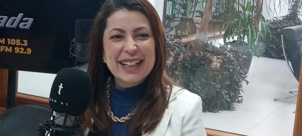 Dra. Juliana Ribeiro explica fatores que podem causar ressecamento da pele e dá dicas de cuidados para evitar o problema