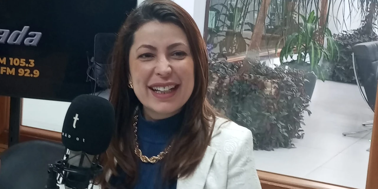 Dra. Juliana Ribeiro explica fatores que podem causar ressecamento da pele e dá dicas de cuidados para evitar o problema