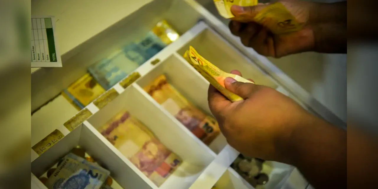 Brasileiros ainda não sacaram R$ 8,56 bi de valores a receber