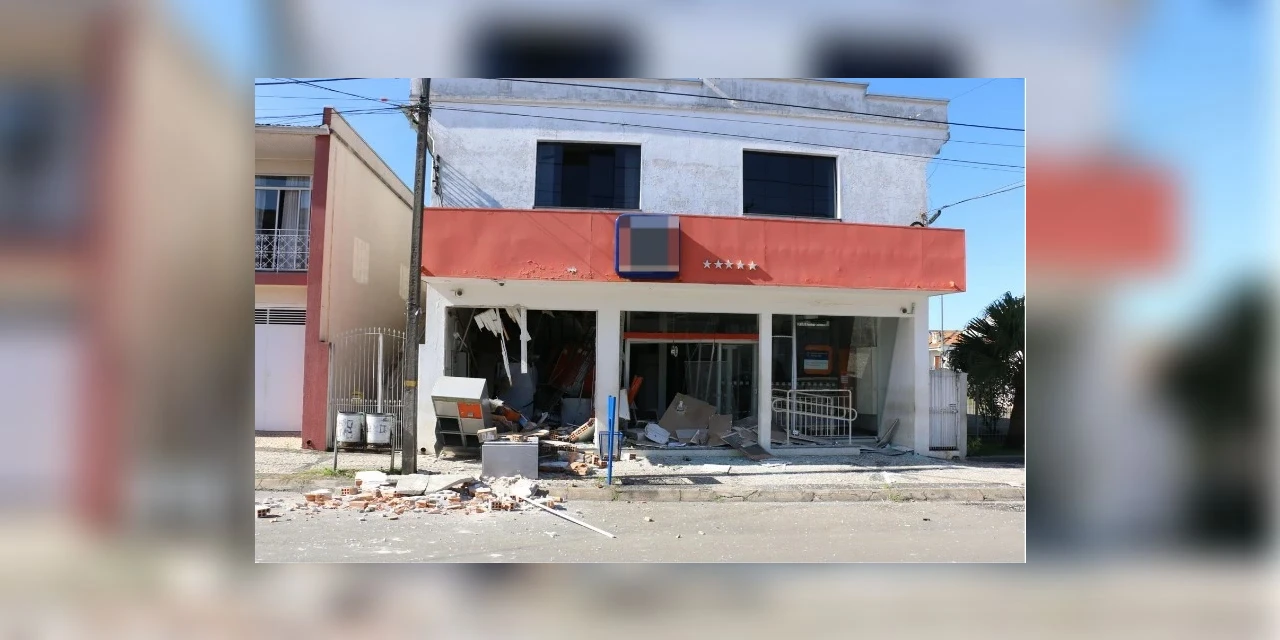Polícia prende dois suspeitos de explosão e tentativas de furtos em agências bancárias de Imbituva