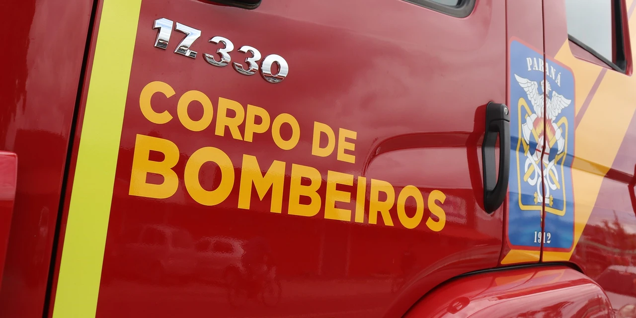 Trabalhador que ficou soterrado em silo de soja no Paraná reencontra bombeiros que salvaram a sua vida