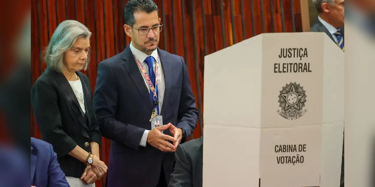 Eleições 2024: TSE lacra sistema que será usado em urnas