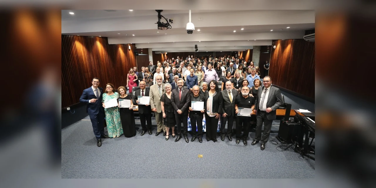 Igreja Batista do Bacacheri celebra 65º aniversário durante Sessão Solene na Assembleia Legislativa