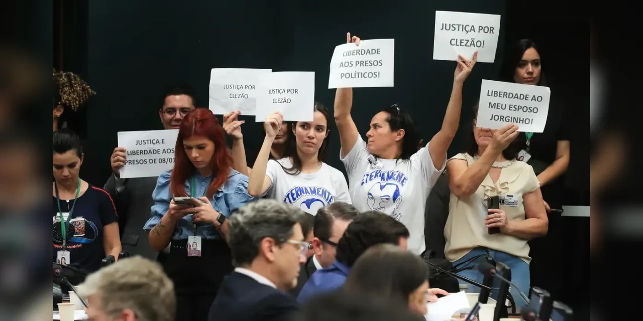 Projeto da anistia aos golpistas do 8 de janeiro é adiado na CCJ