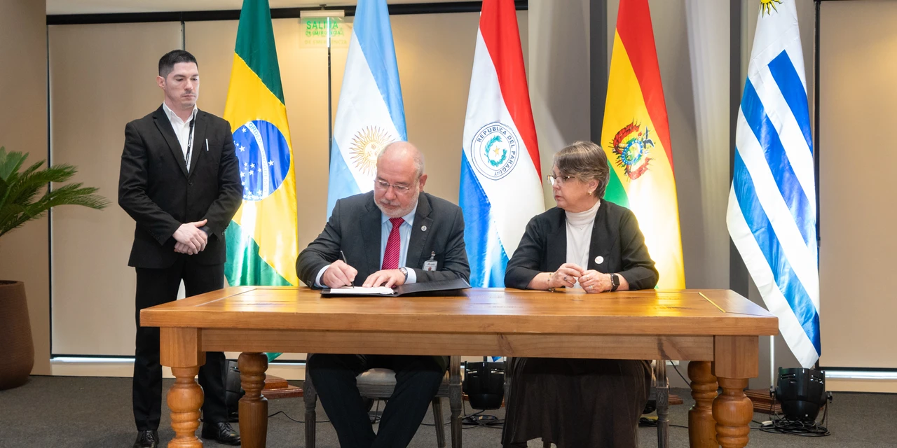 Itaipu assina protocolo de intenções com Fundo de Desenvolvimento Fonplata