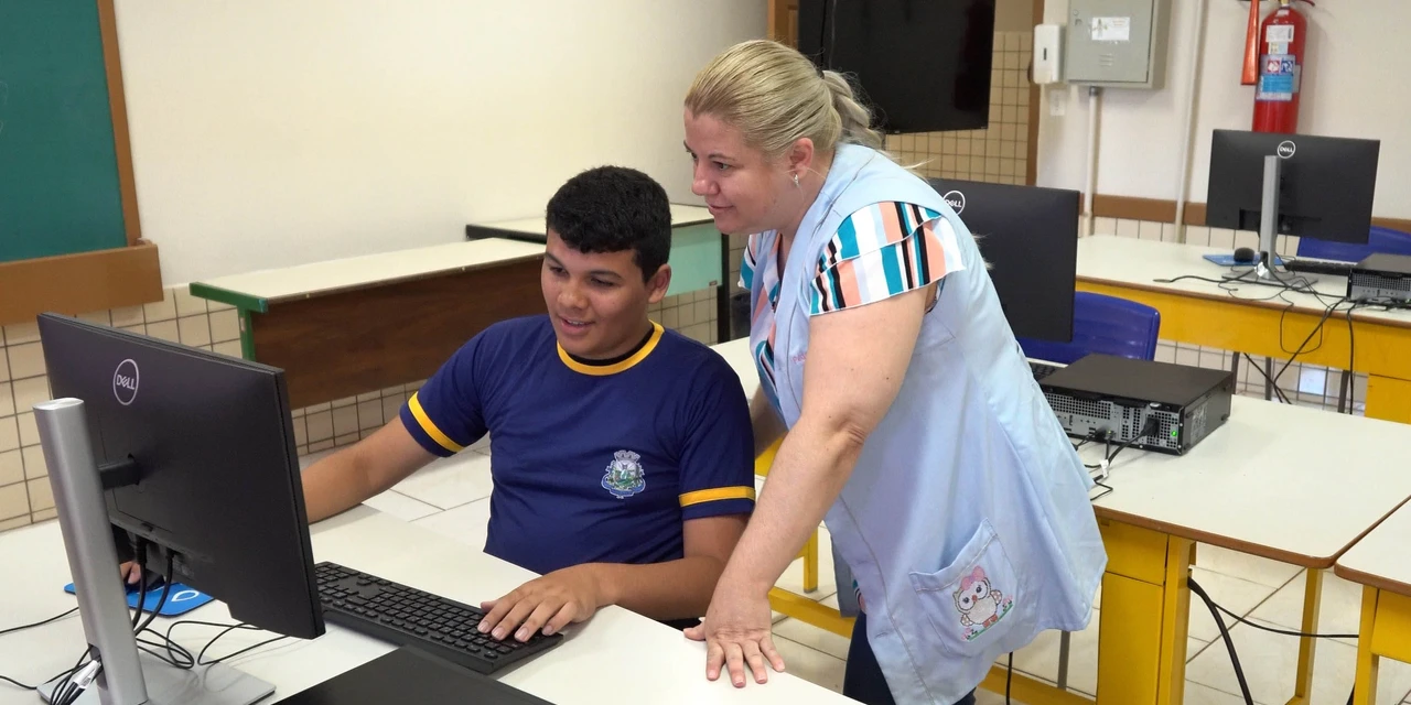 Organizadores da Olimpíada de Eficiência Energética visitam escolas no Paraná