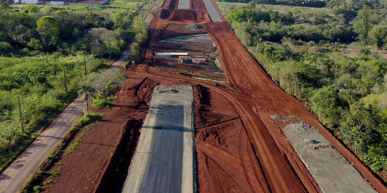Obra da Perimetral Leste de Foz do Iguaçu chega a 43,76% de execução