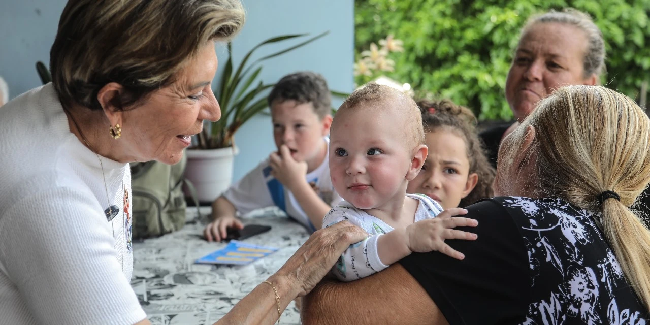 Elizabeth Schmidt divulga agenda para esta terça-feira (24)