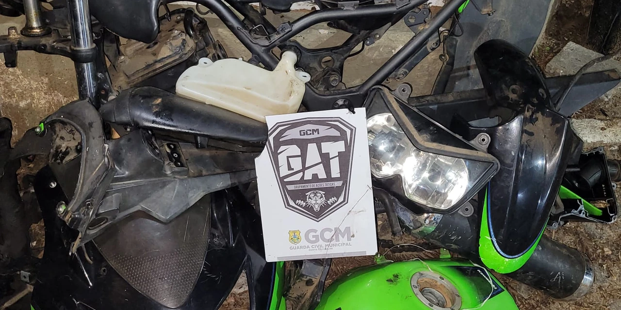 Partes de moto furtada são encontradas em barraco na Vila Estrela
