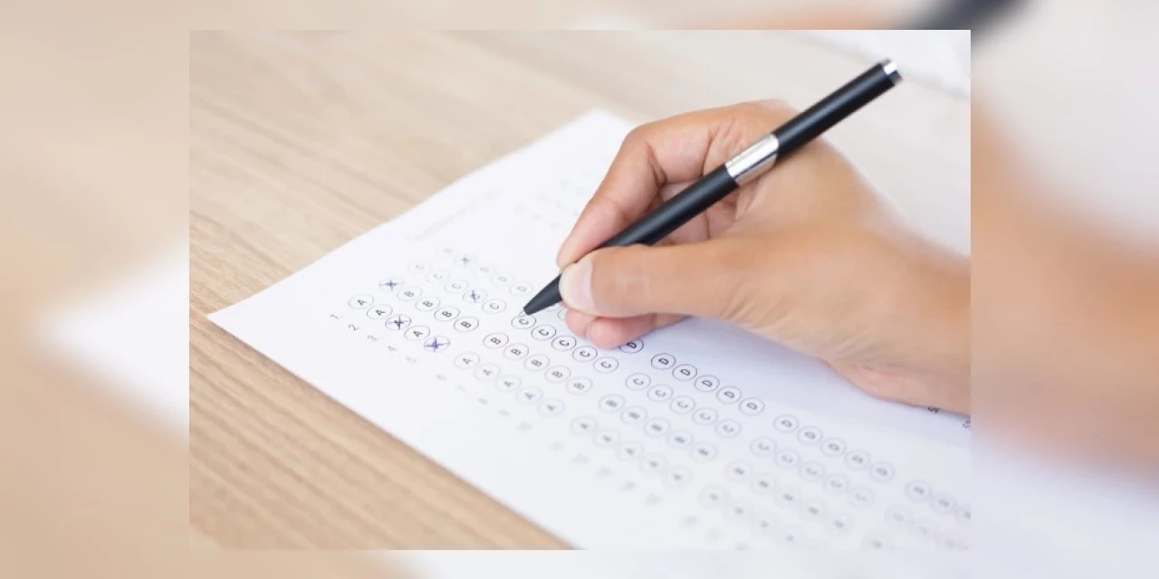 Universidade do PR publica edital para contratação de 199 professores colaboradores; salários podem passar de R$ 10 mil