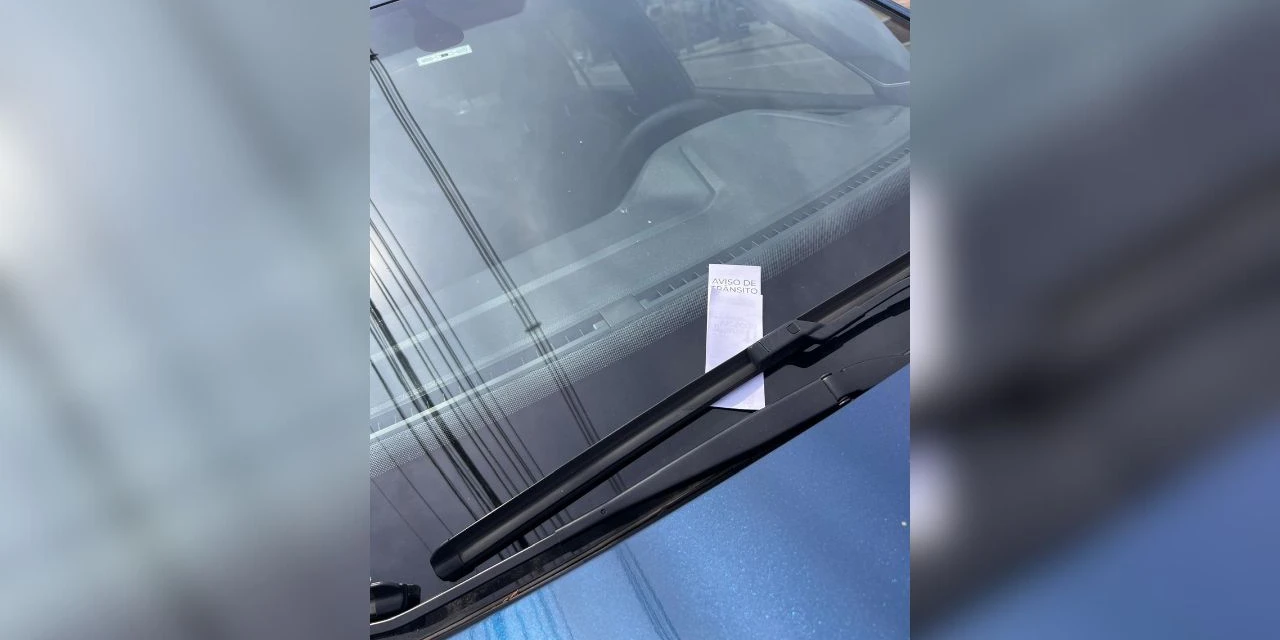 Maria Victoria (PP) “multa” carros para criticar a indústria da multa