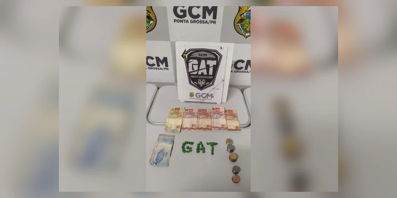 Suspeito de tráfico de drogas é detido pela Guarda Municipal com trinta pedras de crack