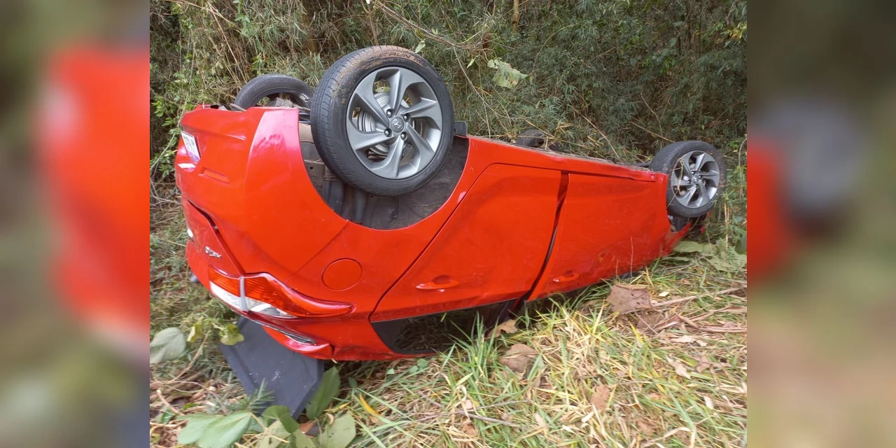 Motorista fica ferido após capotamento em rodovia da região