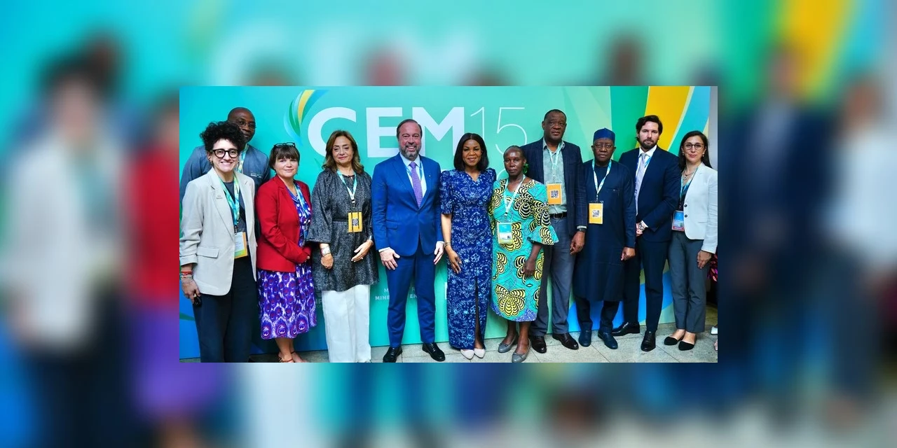 Alexandre Silveira reafirma compromisso com pacto global para combate à pobreza energética em reunião com países africanos