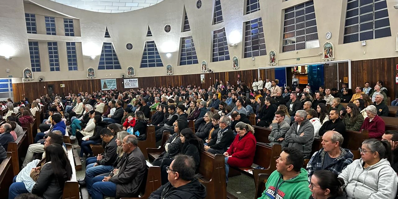 Novenas abrem festejos da padroeira do Brasil