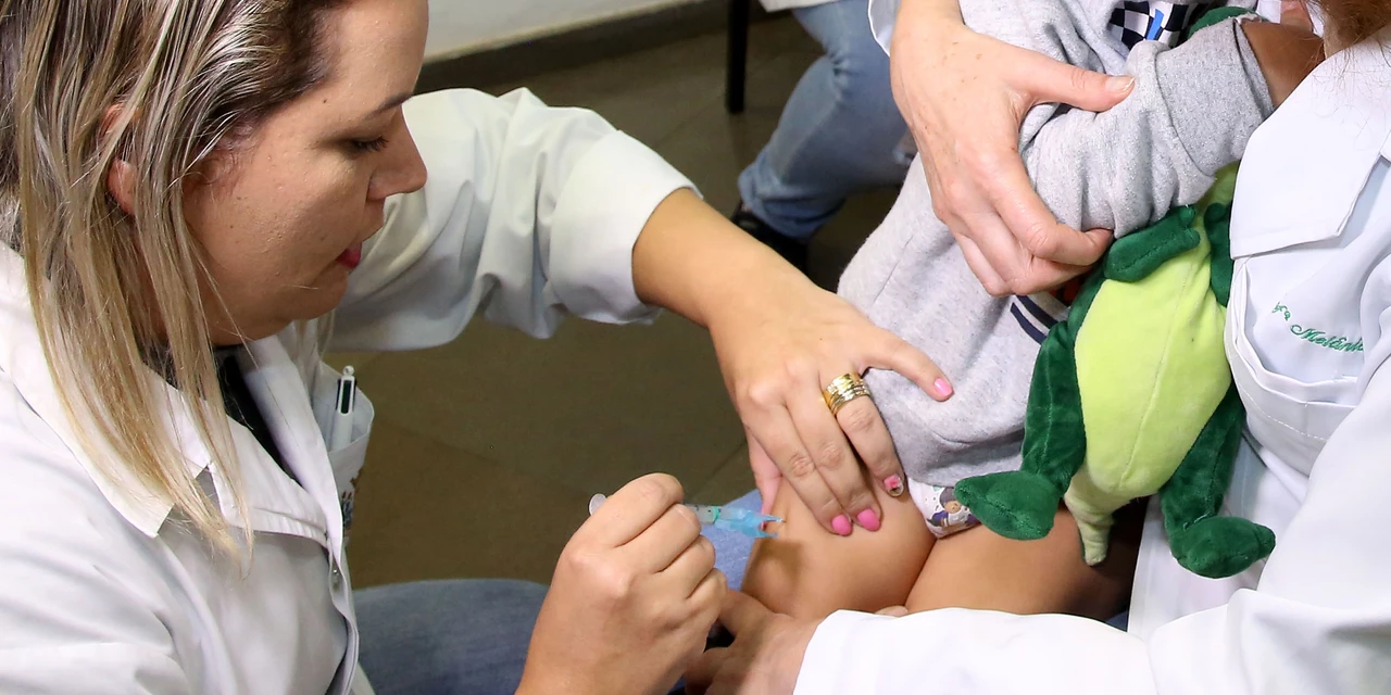 Combate às meningites: em um ano, Paraná reduz em 27% os casos da doença