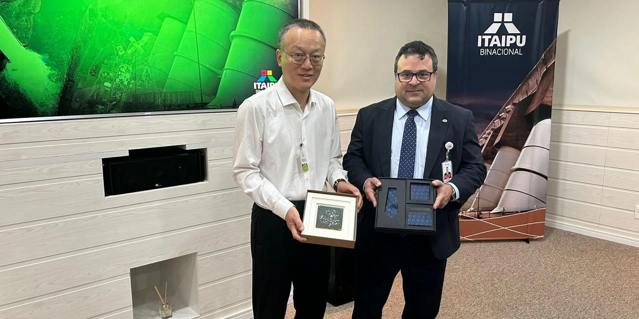 Diretor jurídico de Itaipu recebe vice-ministro da Ciência e Tecnologia da China