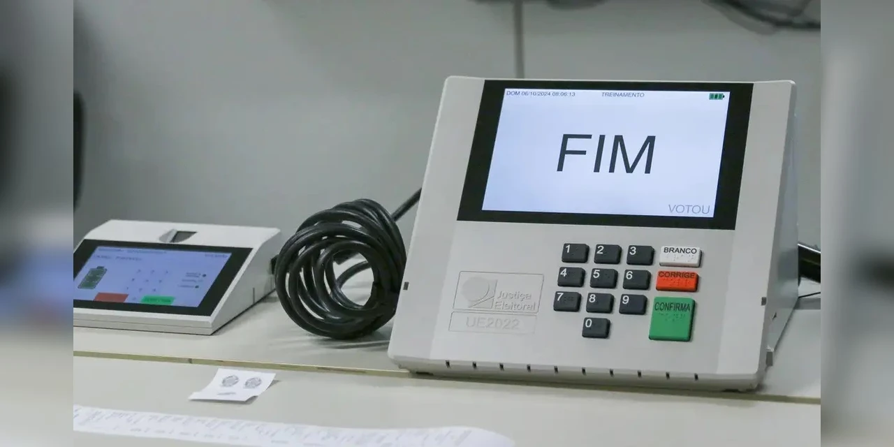 Moraes autoriza investigados por atos golpistas a votar no domingo