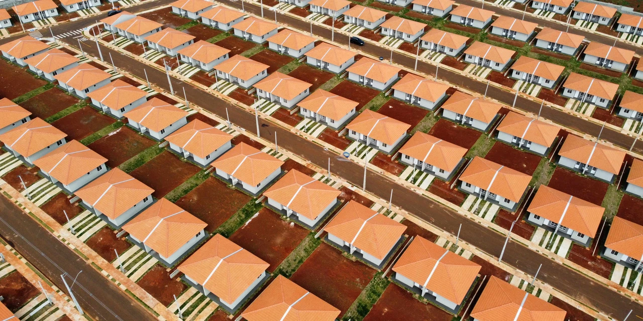 Casa Fácil Paraná: Darci Piana entrega casas para 292 famílias de Ponta Grossa