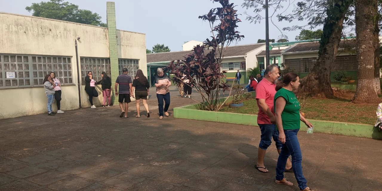 Fotos: Confira como está o movimento em diferentes pontos de votação em PG