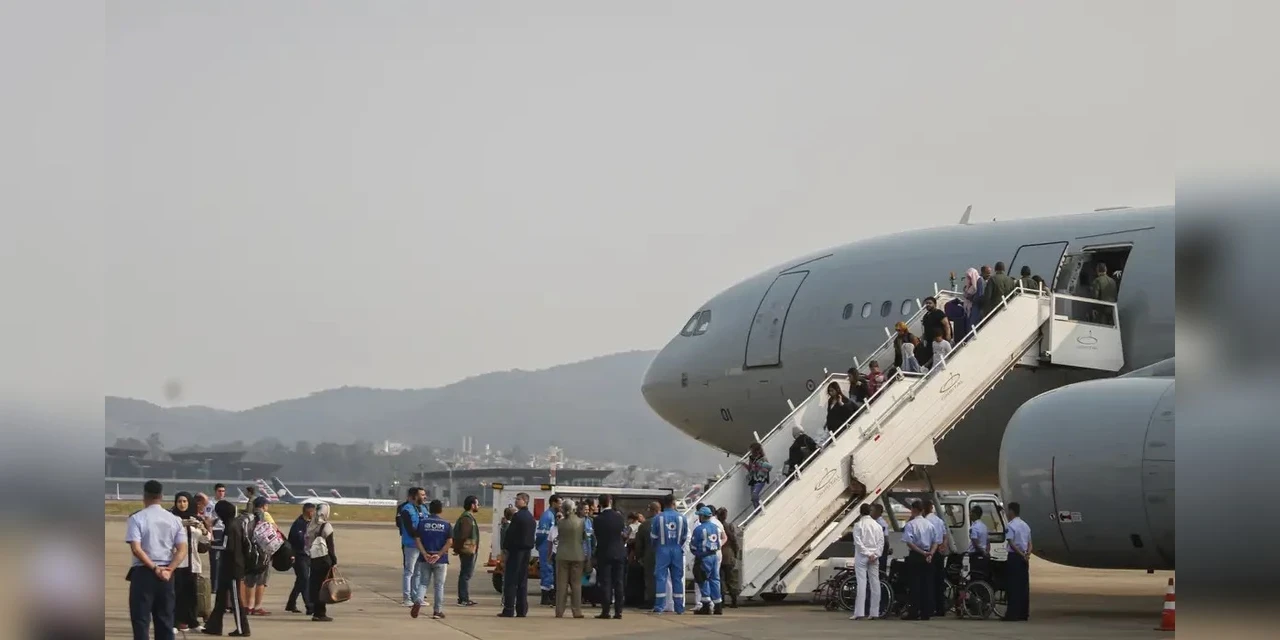 Aeronave parte de SP para terceiro voo de repatriação de brasileiros