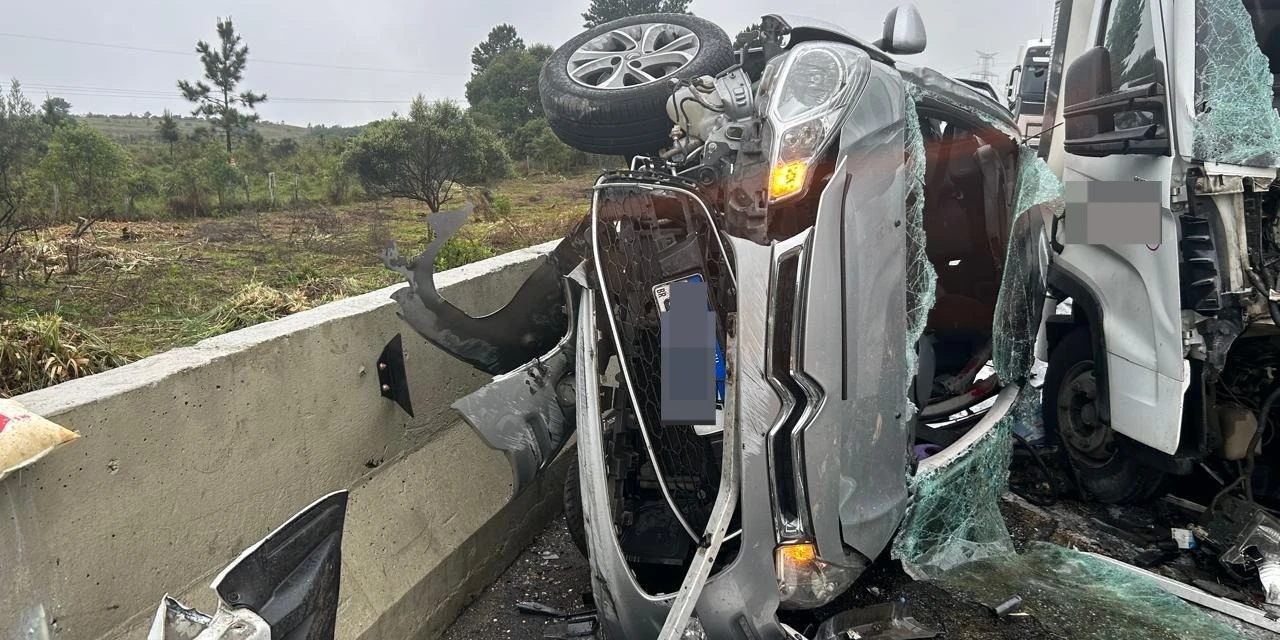 Veja as fotos e atualizações do engavetamento na BR-277 entre Curitiba e Ponta Grossa; rodovia está bloqueada